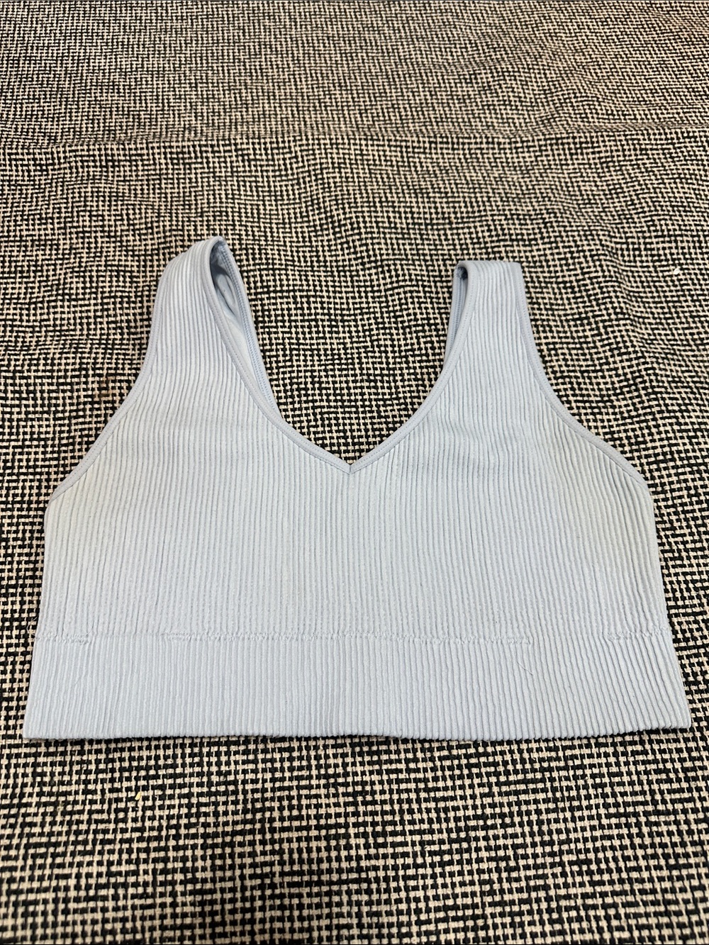 Ribbed V-Neck sports bra - Light Blue